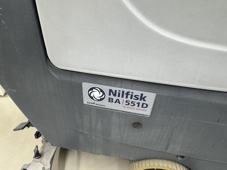 Online veiling: Nilfisk BA-551D Boen-schrob-zuigmachine, Huis en Inrichting, Schoonmaakartikelen