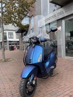 Vespa sprint GALAXY BLUE custom 2020 1e eigenaar 4749km, Fietsen en Brommers, Scooters | Vespa, Overige modellen, Maximaal 45 km/u