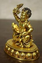 This is a bronze gilt gold statue of the God of Wealth -, Antiek en Kunst