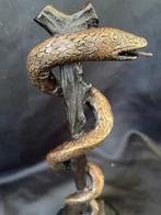 sculptuur, Rod of Asclepius - 23 cm - Gepatineerd brons, Antiek en Kunst