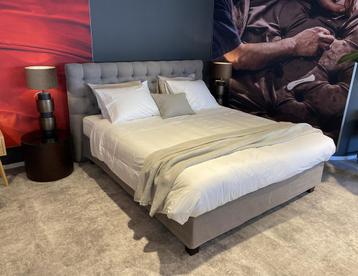 Magnitude Boxspring Churchill beschikbaar voor biedingen