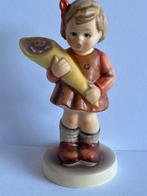 Goebel - Beeldje - M.I. Hummel meisje met schoolkegel - TMK7