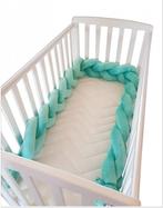 Bedbumper bedomrander - 280 cm lang - Gevlochten - Groen, Kinderen en Baby's, Babywiegjes en Ledikanten, Ophalen of Verzenden