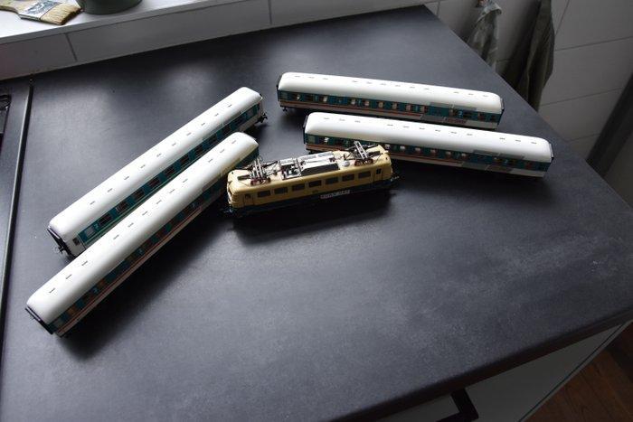 Märklin H0 - Modeltrein (5) - BR 140 met 4 rijtuigen - DB, Hobby en Vrije tijd, Modeltreinen | H0