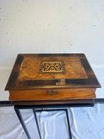 Doos - Elegante Victoriaanse Doos van Donker Hout met, Antiek en Kunst, Curiosa en Brocante