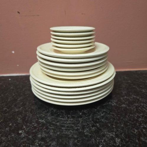Wedgwood - John Goodwin - Bord (18) - Edme - Porselein -, Antiek en Kunst, Antiek | Meubels | Tafels