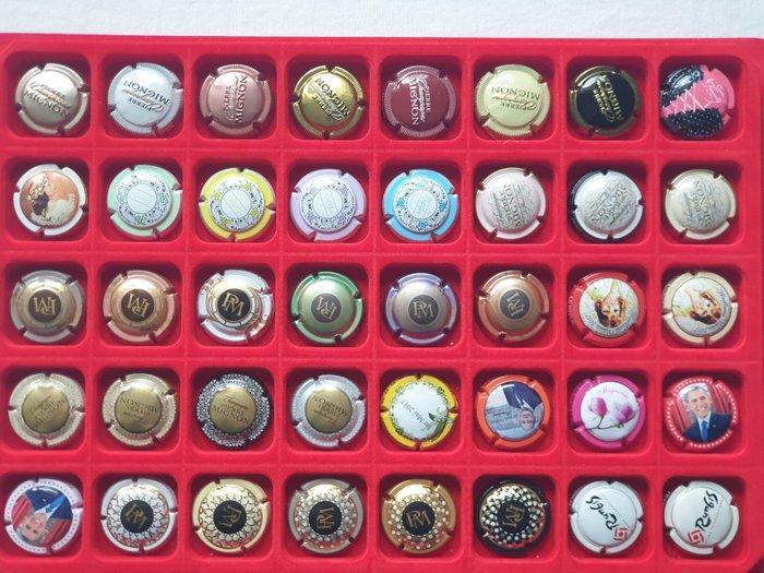 Collectie champagnecapsules - capsules MIGNON Pierre, Antiek en Kunst, Antiek | Speelgoed