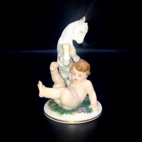 Prof. Albin Döbrich - Augarten Wien - Putto with Kid - ca, Antiek en Kunst, Antiek | Glas en Kristal