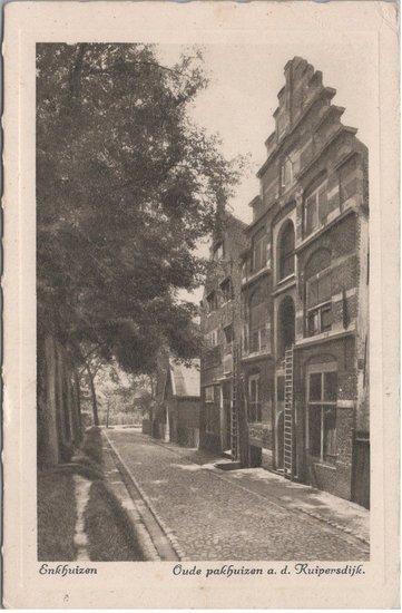 ENKHUIZEN - Oude Pakhuizen a. d. Kuipersdijk, Verzamelen, Ansichtkaarten | Nederland, Verzenden