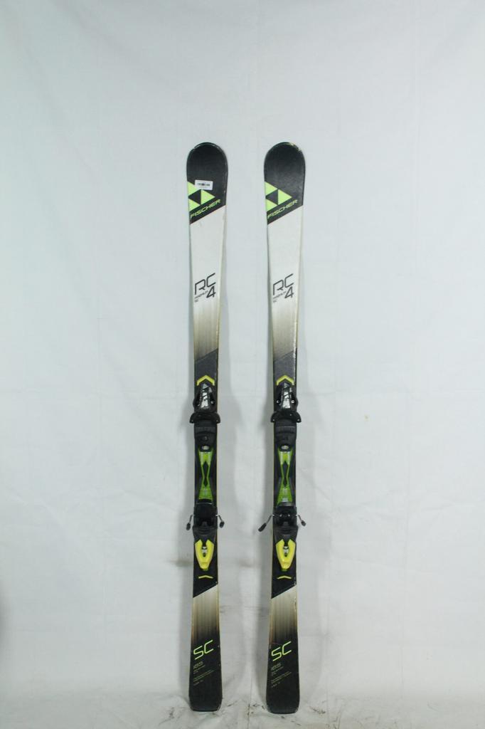 Refurbished - Ski - Fischer RC4 Premium SC beschadigd - 165, Sport en Fitness, Skiën en Langlaufen, Skiën, 160 tot 180 cm, Gebruikt