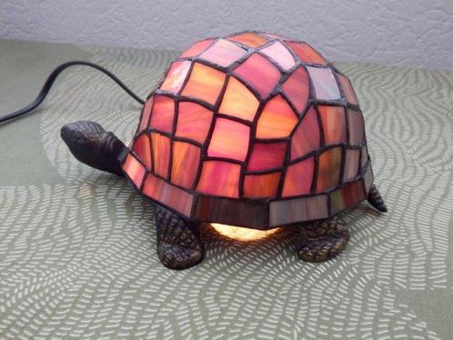 Fraaie Tiffany lamp kleur Rood in de vorm van een schildpad, Antiek en Kunst, Kunst | Designobjecten