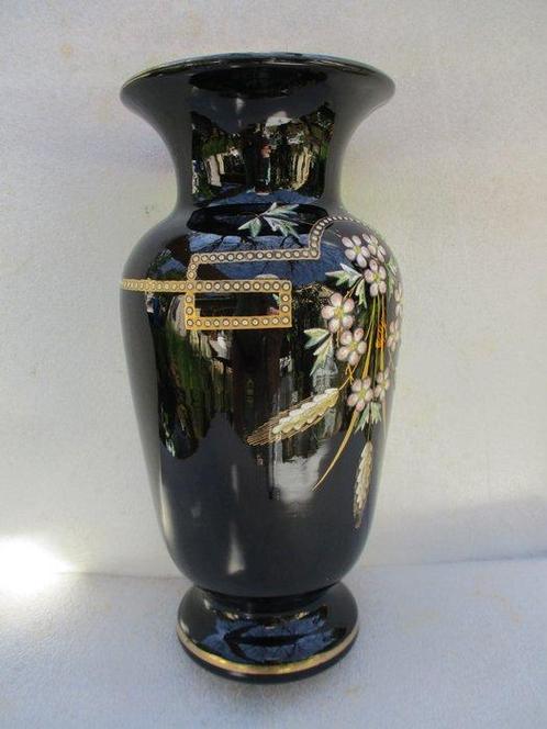 Vaas - Geslepen glazen vaas Napoléon III. Opaline kristal., Antiek en Kunst, Curiosa en Brocante