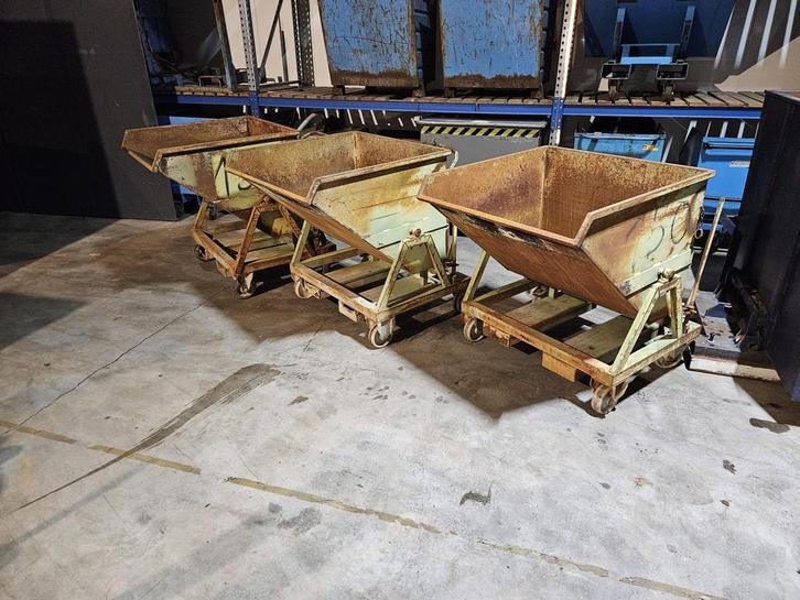 Kiepbak kantelbak spanenbak heftruck 400 liter, Zakelijke goederen, Machines en Bouw | Heftrucks en Intern transport, Voorzetapparatuur