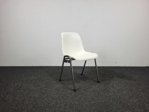 Stapelbare Witte Kuipstoel, Huis en Inrichting, Stoelen, Gebruikt, Ophalen of Verzenden