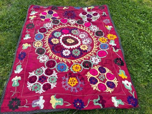 Suzane Rug - Kelim - 175 cm - 140 cm - Bank, tafel, muur,, Antiek en Kunst, Kunst | Niet-Westerse kunst