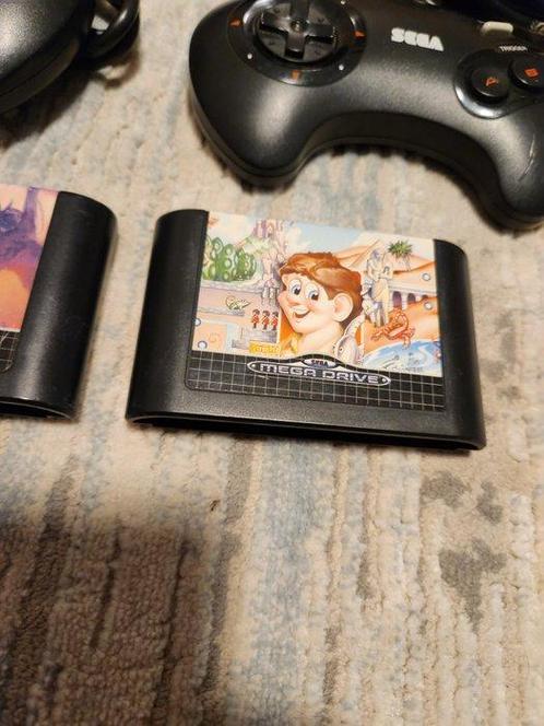 Sega - Mega Drive - Sega Mega Drive & 2 Controllers & 3, Spelcomputers en Games, Spelcomputers | Overige Accessoires