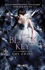 The Black Key / Young & Awesome 9789025876043 Amy Ewing, Boeken, Verzenden, Gelezen, Amy Ewing