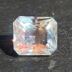 1 pcs Meerkleurig Maansteen - 2.69 ct - nternational Colored, Sieraden, Tassen en Uiterlijk, Edelstenen, Nieuw