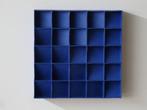 Hans Meeuwsen - 2024 - 37   blauw minimalistisch wandrelief