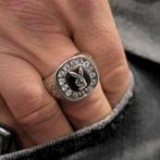 Zilveren heren ring | Playboy (zilveren ring, unisex), Sieraden, Tassen en Uiterlijk, Ringen, 20 of groter, Met edelsteen, Gebruikt