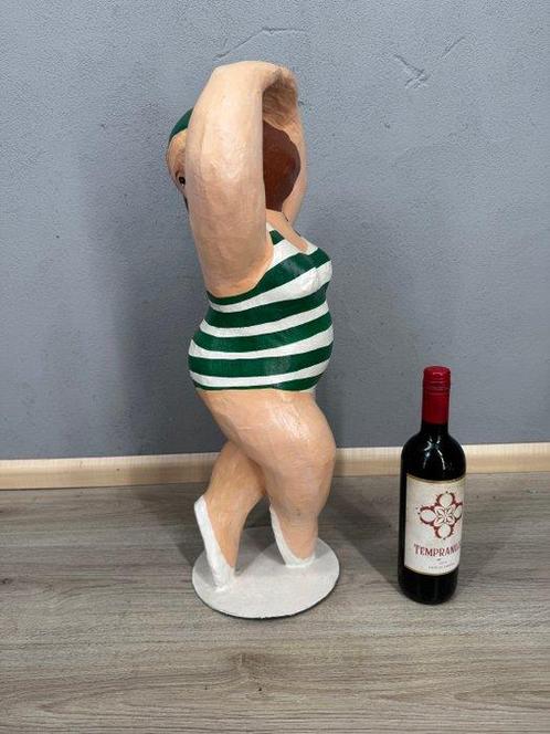 Dikke dame - Figuur - “Dikke” dame in groen-wit badpak -, Antiek en Kunst, Kunst | Designobjecten