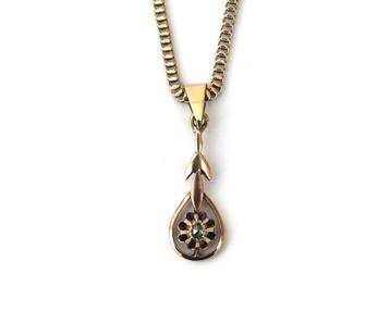 Antieke geelgouden hanger met roosgeslepen diamant beschikbaar voor biedingen