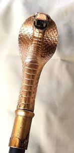 Wandelstok - slangachtige cobra. - Metaal, gouden metalen.