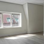 Appartement met gestoffeerde woonkamer en inloopregendouche, Huizen en Kamers, Huizen te huur, Appartement, Direct bij eigenaar