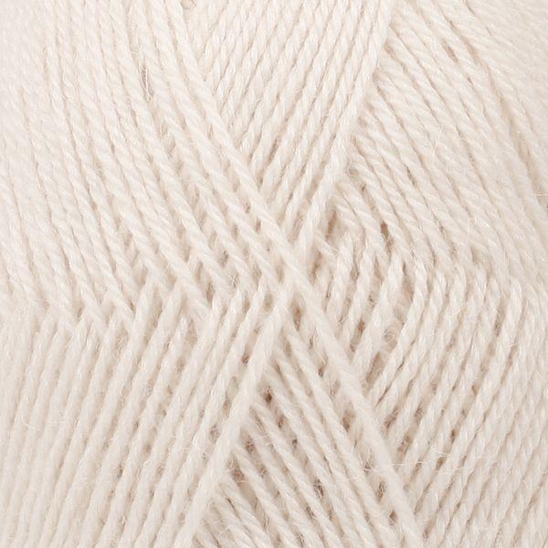 DROPS Flora Uni Colour - 22 witte mist - Wol Garen, Hobby en Vrije tijd, Breien en Haken, Ophalen of Verzenden