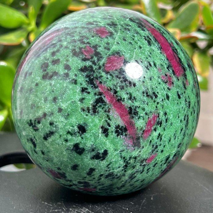 Ruby in zoisiet Large Ruby in Zoisite Qaulity sphere -, Verzamelen, Mineralen en Fossielen