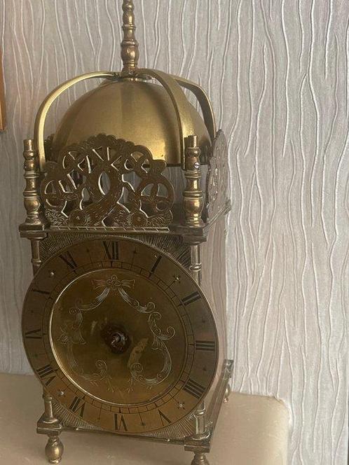Lantaarnklok - - Messing met sporen van patina. - 1920-1930, Antiek en Kunst, Antiek | Klokken