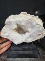 Kwarts HQ Grote bergkristal Geode - Hoogte: 195 mm -, Verzamelen, Mineralen en Fossielen