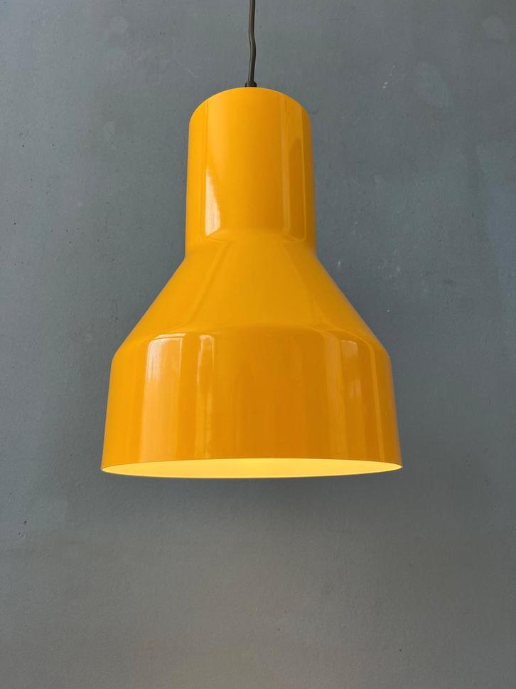 Yellow Metal Industrial Shaped Space Age Pendant Light, Huis en Inrichting, Lampen | Hanglampen, Ophalen of Verzenden