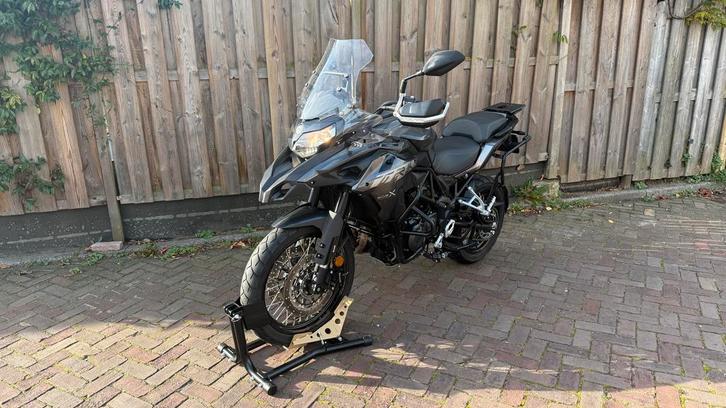Benelli TRK 502 X 2023, Motoren, Motoren | Benelli, Toermotor, Minimaal motorrijbewijs A2, 2 cilinders, 12 t/m 35 kW, ABS