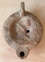 Oud-Romeins, Keizerrijk Terracotta olielamp waarop Athene –