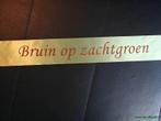 Zachtgroen lint 70 mm met bruine opdruk +/- 80cm. - eigen, Ophalen of Verzenden, Nieuw
