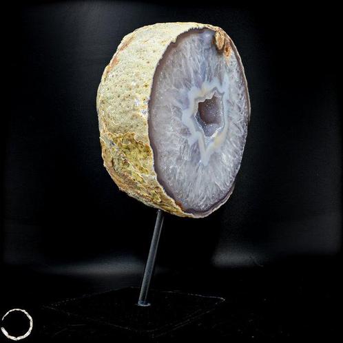 Natuurlijke Amethist Agaath Cluster op stands- 2713.11 g, Verzamelen, Mineralen en Fossielen