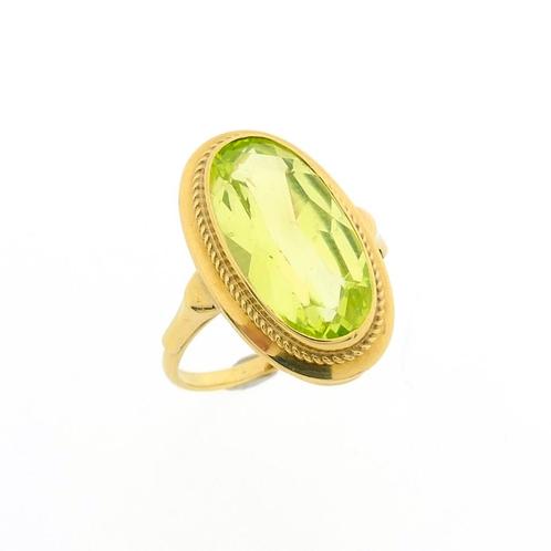 Gouden ring met synthetische edelsteen uit de 60s | Vintage, Sieraden, Tassen en Uiterlijk, Bedels, Gebruikt, Overige merken, Goud