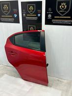 Mazda 2 portier 4 deur rechts achter deur bj.2016 kleur rood, Auto-onderdelen, Deur, Gebruikt, Rechts, Mazda