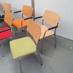 Ahrend houten stoel - diverse kleuren stof (alleen per set), Huis en Inrichting, Stoelen, Ophalen of Verzenden, Nieuw