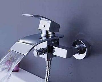 Watervalkraan Barre bad-kraan beschikbaar voor biedingen