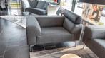 Leolux Howlo Love Seat Refurbished in Keymer Richwool stof, Zo goed als nieuw