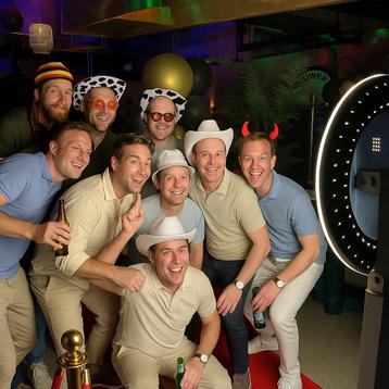 Photobooth en 360 videobooth verhuur Foto-fun.nl beschikbaar voor biedingen