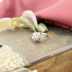 Antieke witgouden entourage ring met diamant 0,10 ct., Gebruikt, Overige kleuren, Ophalen of Verzenden, Kleiner dan 17