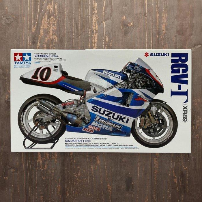 Tamiya - Speelgoedauto SUZUKI RGV- (XR89) Full Display, Hobby en Vrije tijd, Modelauto's | 1:5 tot 1:12