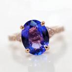 4.60 ct Blue Tanzanite & 0.25 ct N.Fancy Pink Diamond Ring -