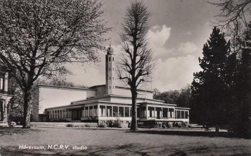 HILVERSUM - N.C.R.V. Studio, Verzamelen, Ansichtkaarten | Nederland, Verzenden