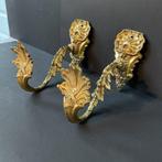 Decoratief ornament (2) - 2 antieke gordijnhaakjes /