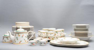 Circa drieënzestigdelig porseleinen servies Villeroy en Boch beschikbaar voor biedingen