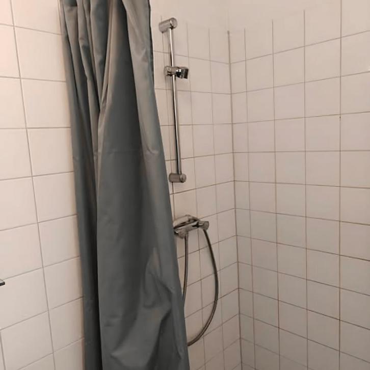 Gemeubileerde studio met wasmachine en inclusief kosten, Huizen en Kamers, Kamers te huur, 20 tot 35 m², Delft